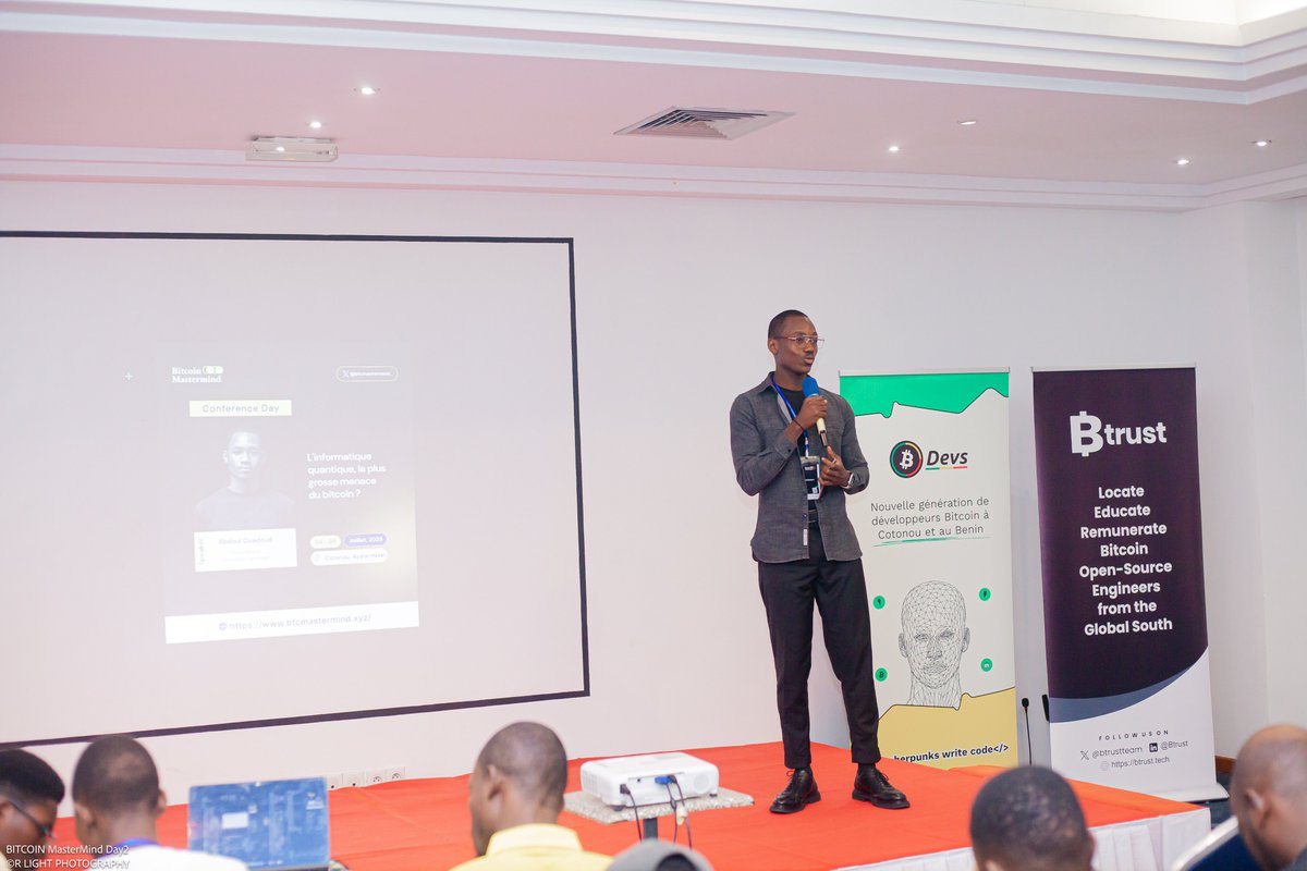 Pour moi, prendre la parole dans ce genre d’événement, c’est bien plus qu’un défi : c’est une étape essentielle dans mon ambition de devenir un orateur technologique de référence, au Bénin, en Afrique… et au-delà.