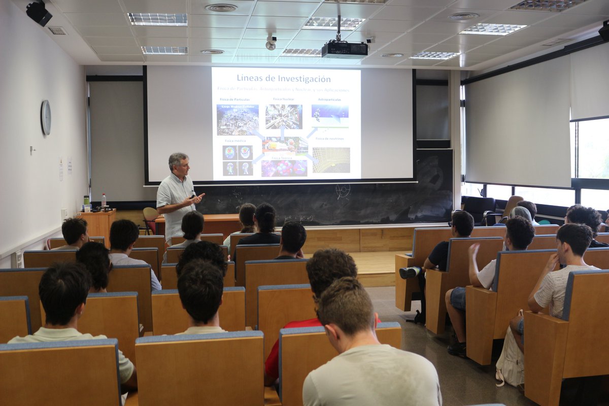 IFICorpuscular's tweet image. ¡Hoy arranca la VIII edición del IFIC Summer Student Programme! 🤩
El @IFICorpuscular ofrece estancias de introducción a la investigación para 30 estudiantes del Grado en Física, que tendrán lugar entre el 14 y el 25 de julio. ⚛️
Más info y programa: indico.ific.uv.es/event/8135/