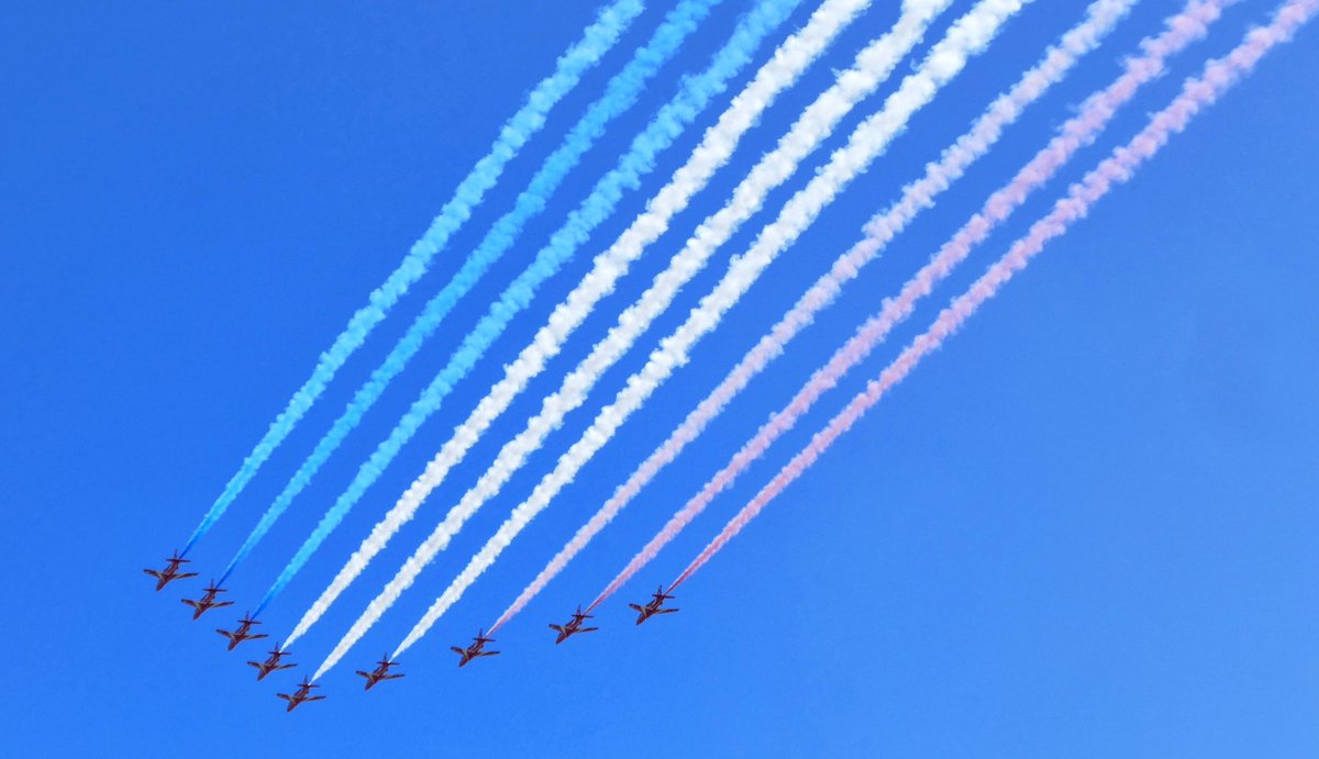 CommunityAd's tweet image. 🚀📸What a sunny day at Manston Airport! 🌞 From thrilling Red Arrows to the nostalgic Vintage Bus Run and WW2 Military Displays, an amazing job by all involved! 👏

Photos: Frank Leppard 

#KentEvents #Aviation #History #kent #ramsgate