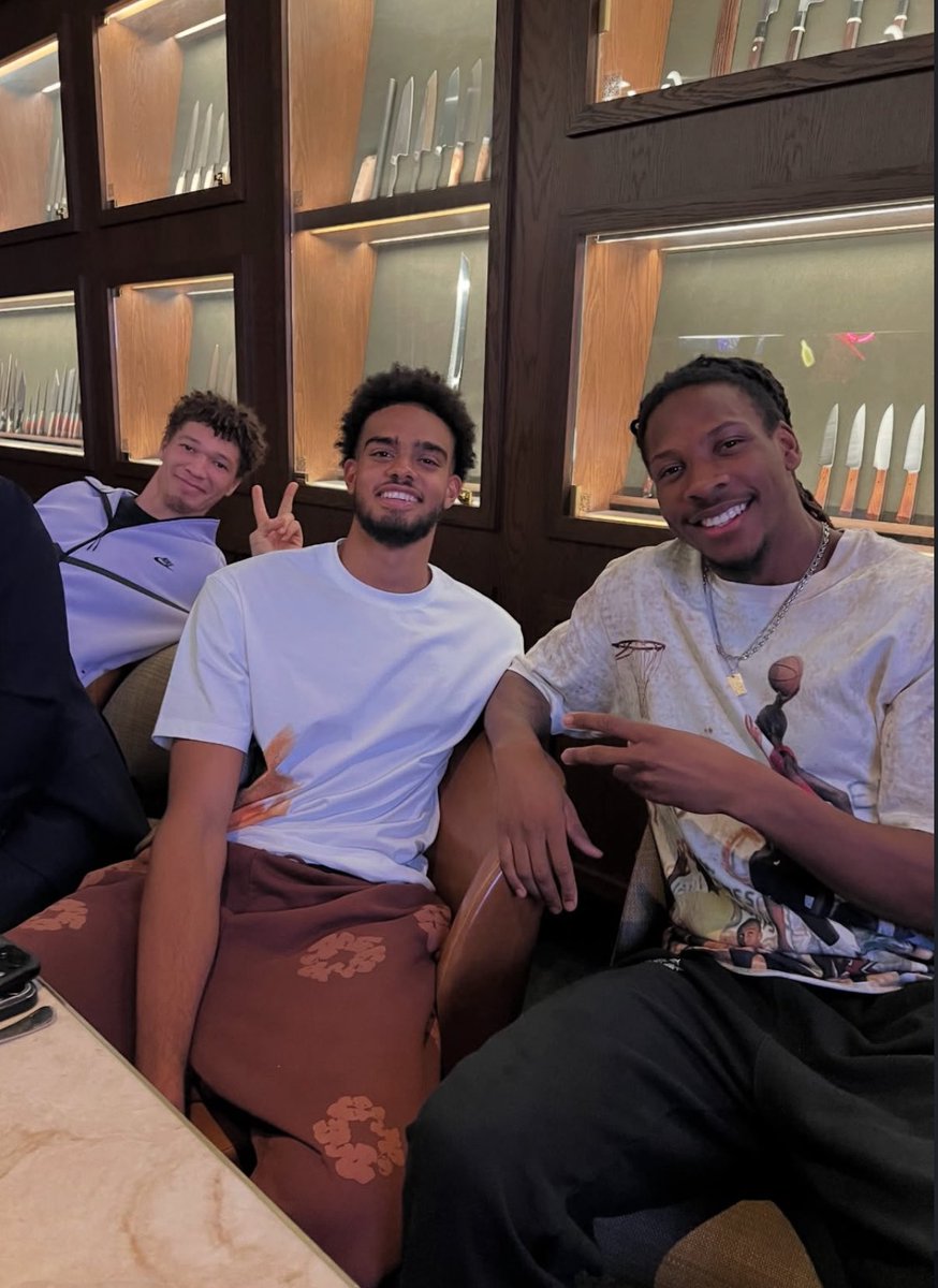 50NuancesDeNBA's tweet image. FRENCH CONNEXION À VEGAS ! 🫶🇫🇷

📸 - @Agence_Comsport