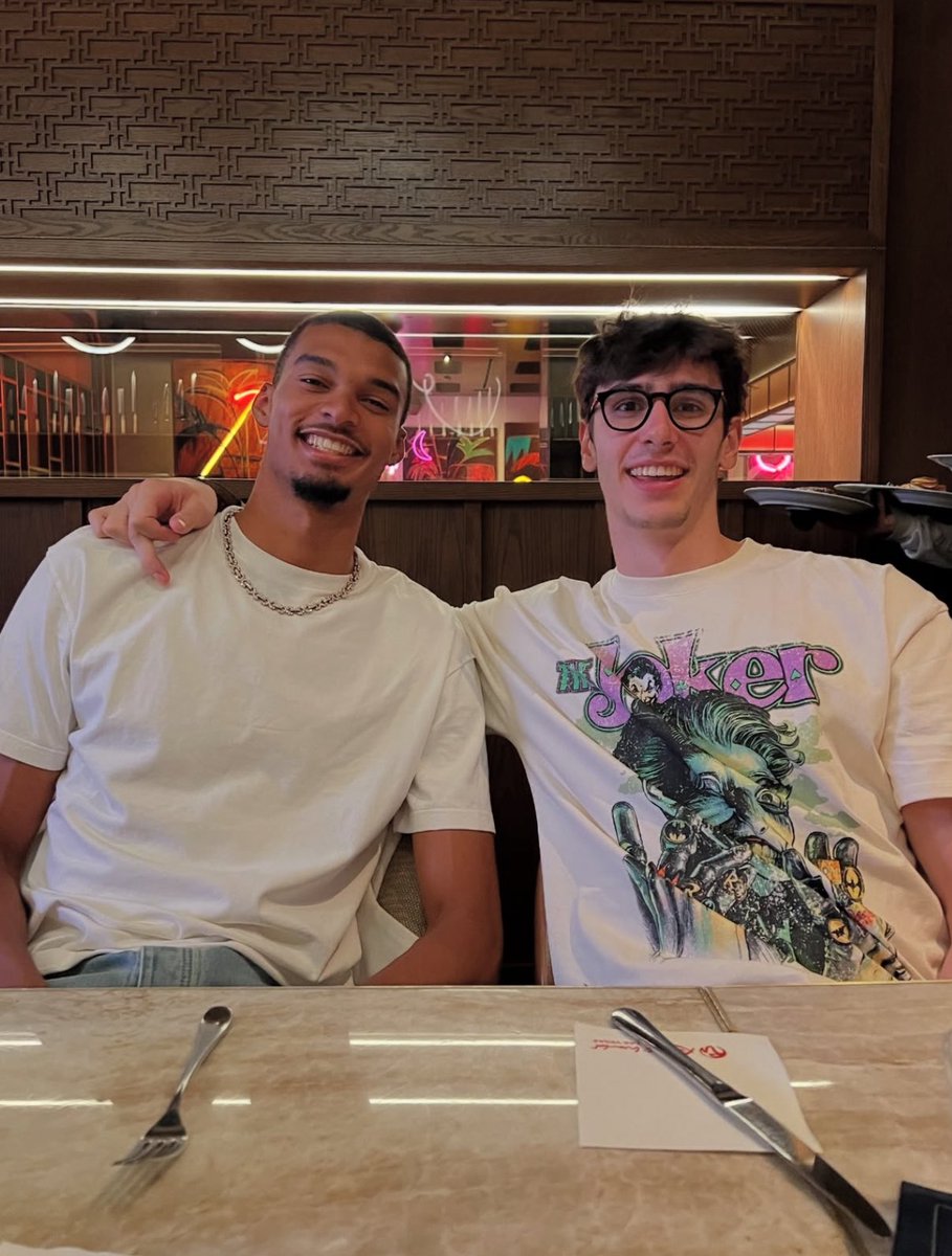 50NuancesDeNBA's tweet image. FRENCH CONNEXION À VEGAS ! 🫶🇫🇷

📸 - @Agence_Comsport