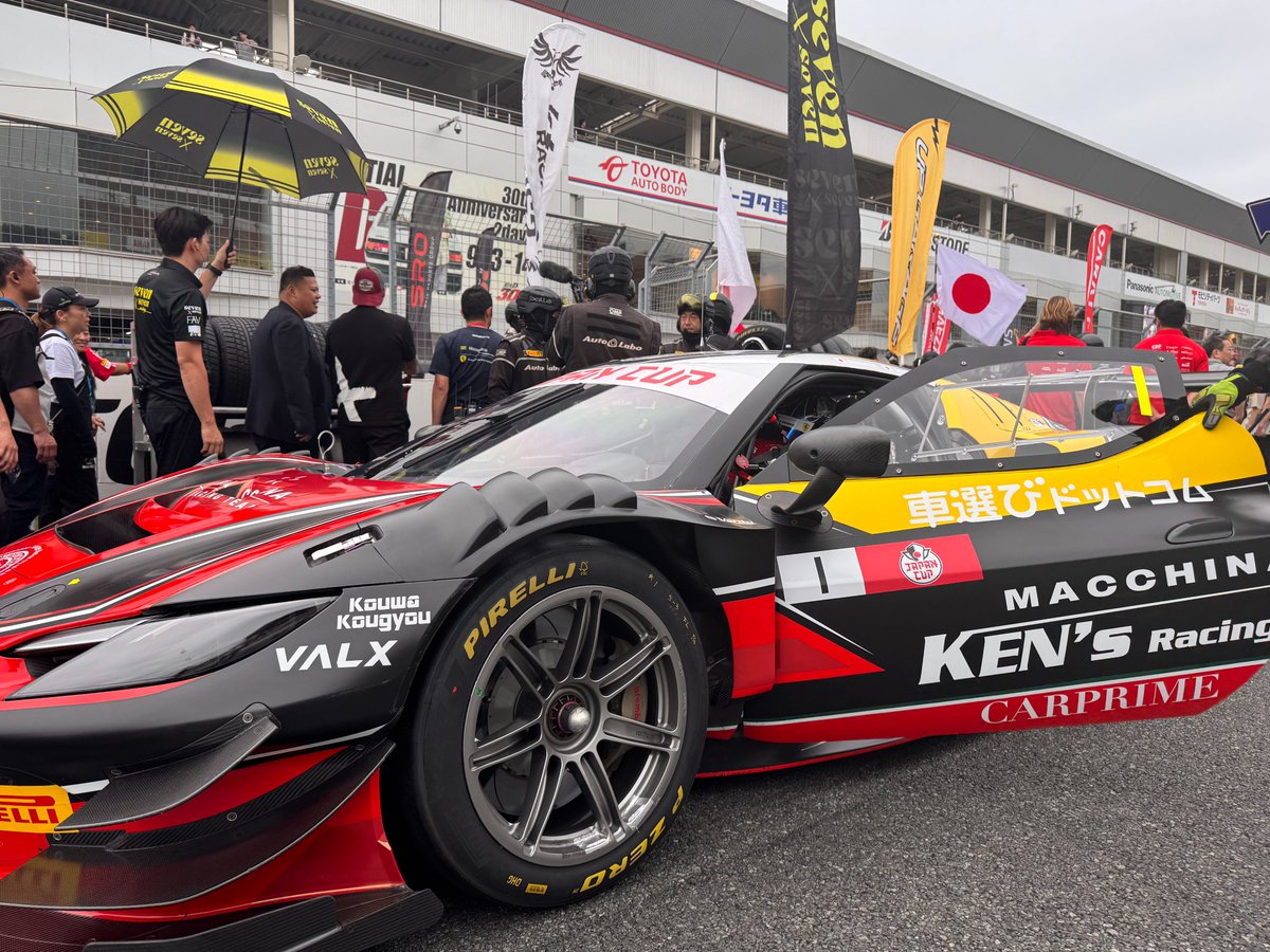 CARPRIMEJPN's tweet photo. なんと、約16年、F1チームのウィリアムズにて中嶋一貴選手やバルテリ・ボッタス選手などの担当メカニックを務めた #白幡勝広 さんが #TeamMACCHINA に帯同されているということで、メカニック目線で #フェラーリ296GT3 について解説して頂きました!突然のご相談にも関わらず、ご対応頂きありがとうございました!