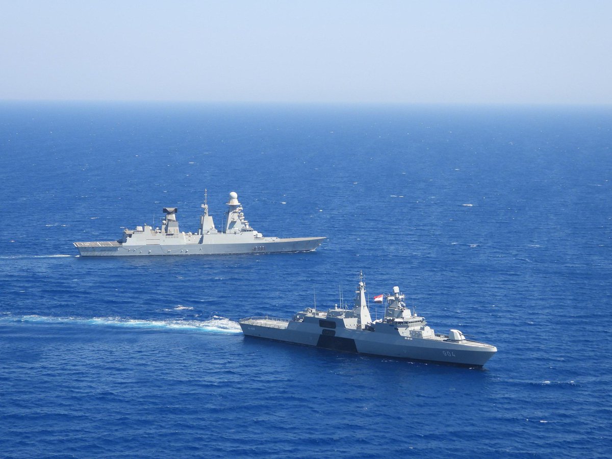 ItalianNavy's tweet image. Nelle acque antistanti Safaga (Egitto) si è svolta un’attività addestrativa tra la #NaveDoria e la fregata Al-Aziz della #EgyptianNavy.
Occasione addestrativa di grande valore per testare l’interoperabilità delle due Marine a livello internazionale, attraverso la conduzione di…