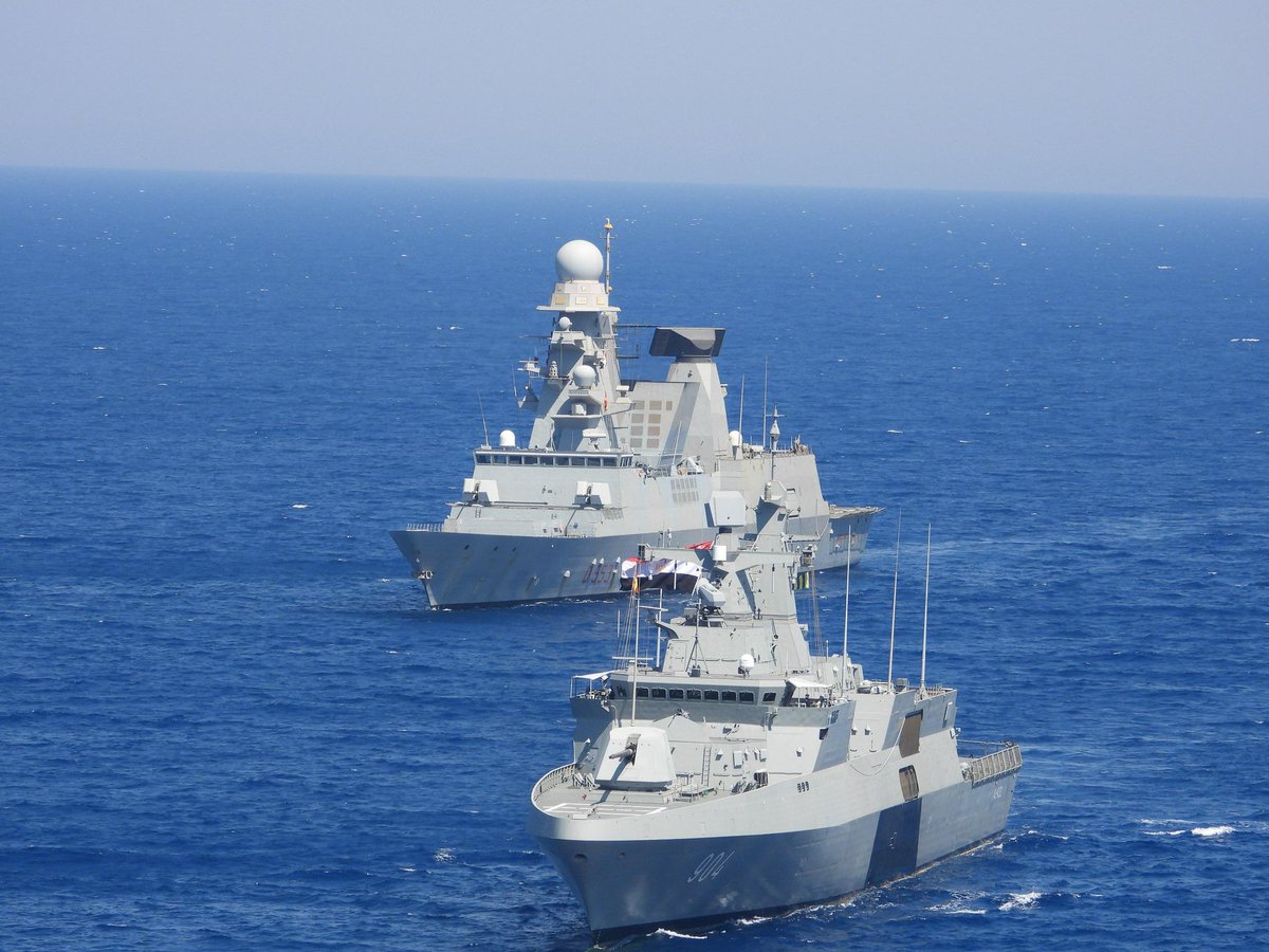 ItalianNavy's tweet image. Nelle acque antistanti Safaga (Egitto) si è svolta un’attività addestrativa tra la #NaveDoria e la fregata Al-Aziz della #EgyptianNavy.
Occasione addestrativa di grande valore per testare l’interoperabilità delle due Marine a livello internazionale, attraverso la conduzione di…
