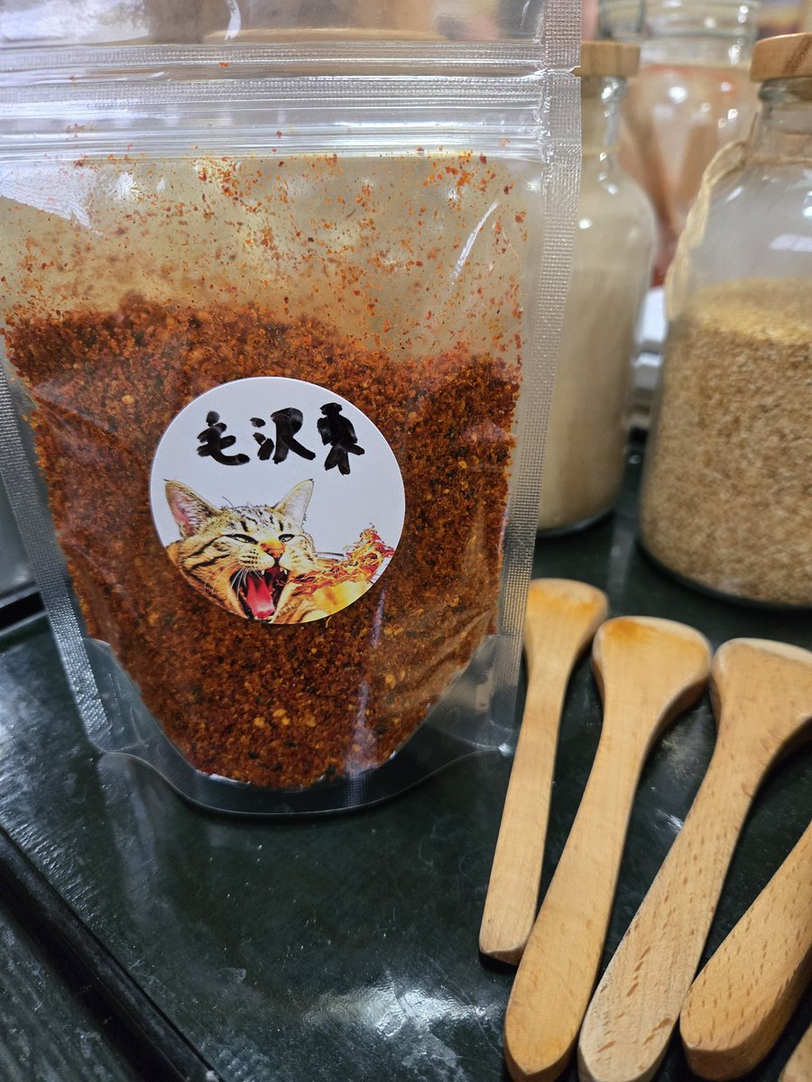 dartsdevu's tweet photo. もも狩り初体験。暑さで桃みたいな顔になりながら桃を食らう。まるで共喰い。時期の物は非常に美味しゅうございました‼️ https://t.co/gsfQpdvGTO