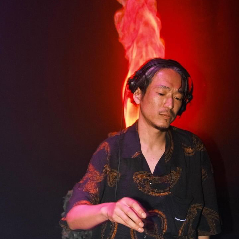 【7月18日 (金) Pendulum】
レーベル兼プロダクション〈Liquid Drop Groove〉のYUTAと、ディープテクノパーティ松果体の主導者UGによるPendulum。到達点にテクノシーンの拡張を置く本パーティを、今回はローカル特化のラインナップで開催。
entershibuya.com/schedule/pendu…