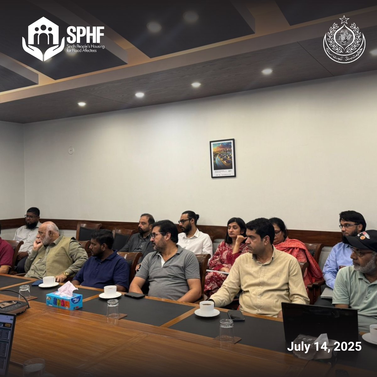 SphfOfficial's tweet image. The CEO of SPHF @khalidmshaikh1 met foreign correspondents from Arab News, DW, RFE, and others, sharing updates on housing reconstruction for flood-affected Sindh communities and SPHF’s expansion into WASH and allied services for sustainable rehabilitation.