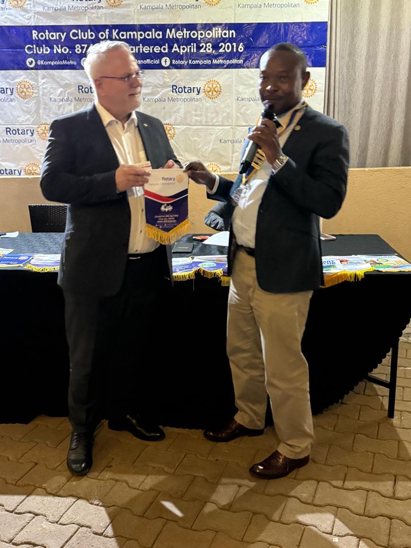 KampalaMetro's tweet photo. On his last night in Kampala, we had the pleasure of hosting Rtn. Tobias Reisner from the Rotary Club of Karlsruhe-Albtal, Germany 🇩🇪 at our club meeting.
What brought him to us? A little curiosity and the spirit of Rotary.
@jik124
#RotaryFriendship #KampalMetro https://t.co/AvvgCdnNcw