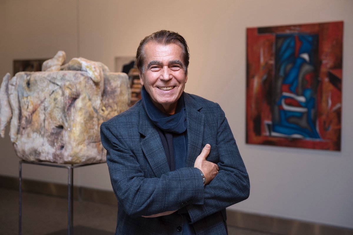 2018 yılında Kibele Sanat Galerisi’nde ağırladığımız değerli sanatçı Erol Kınalı’yı kaybetmenin üzüntüsünü yaşıyoruz. 

Başta ailesi olmak üzere sevenlerine baş sağlığı dileriz.

#işsanat #erolkınalı