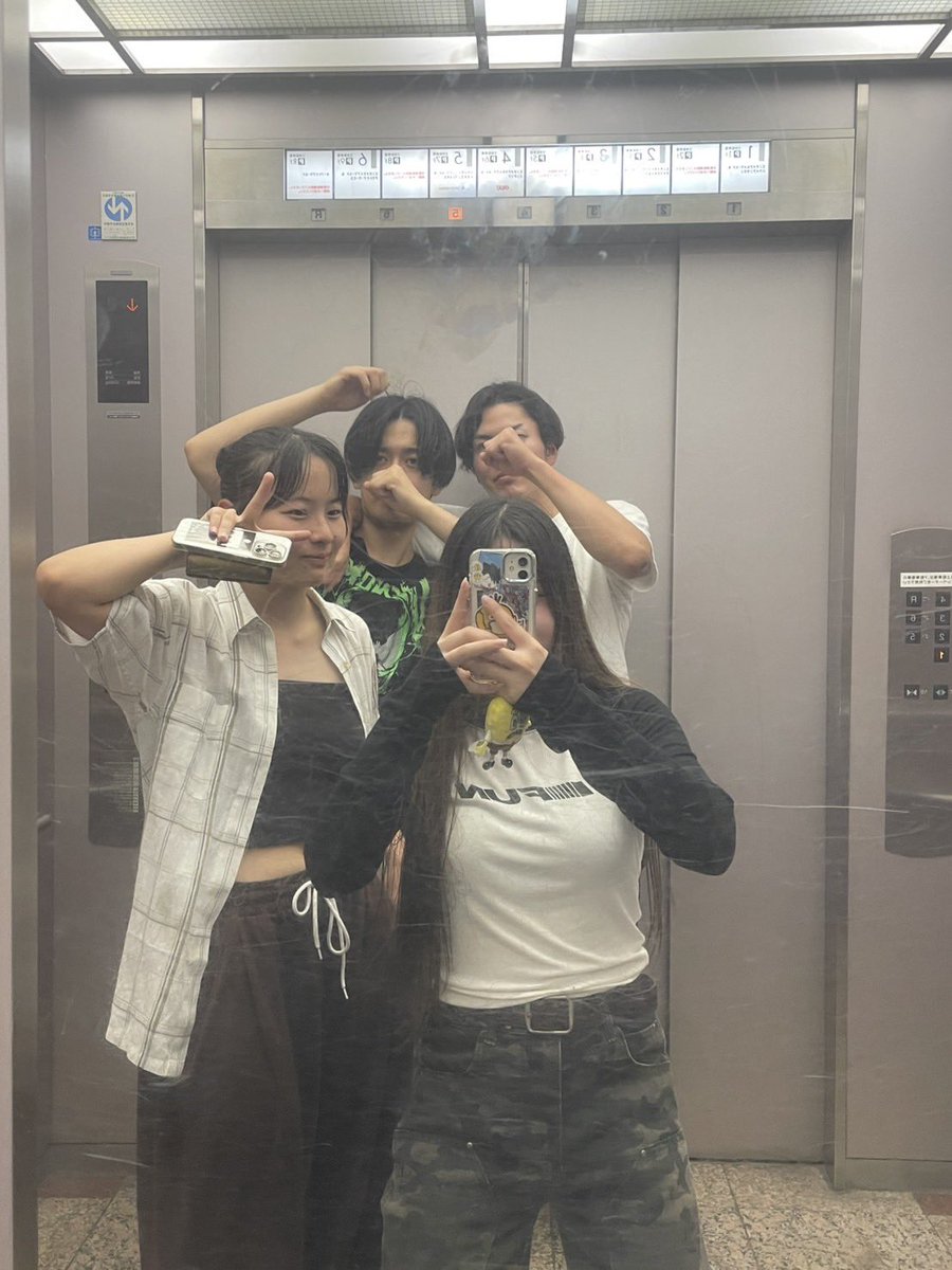 yokohama_rs's tweet image. 【リゾスポの魅力🚩】
本校では、学校行事や実習活動を通して先輩後輩と繋がる機会も多いです！
楽しい学校生活を過ごしたい方には特におすすめの学校になります💫
詳しくは、オープンキャンパスで在校生にリアルを聞いてみよう！
詳しくはこちら💁‍♀️ is.gd/o4AJca

#スポーツ #トレーナー