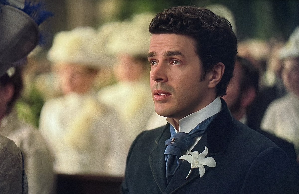 itshauteoutside's tweet image. This look right here…Larry isn’t going to let anyone stand in his way of proposing to Marian. He saw what Gladys went through and he’s like this will absolutely not be me. #TheGildedAge #Larian