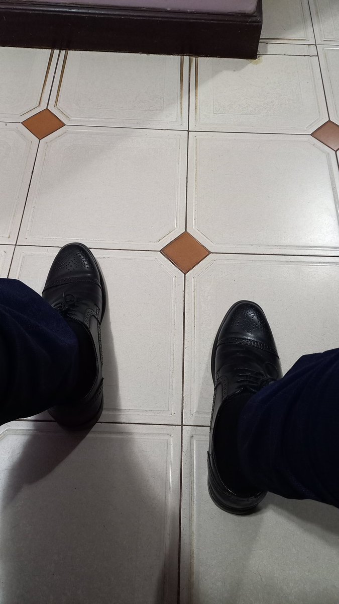 Mniombee nipate hii kazi😃