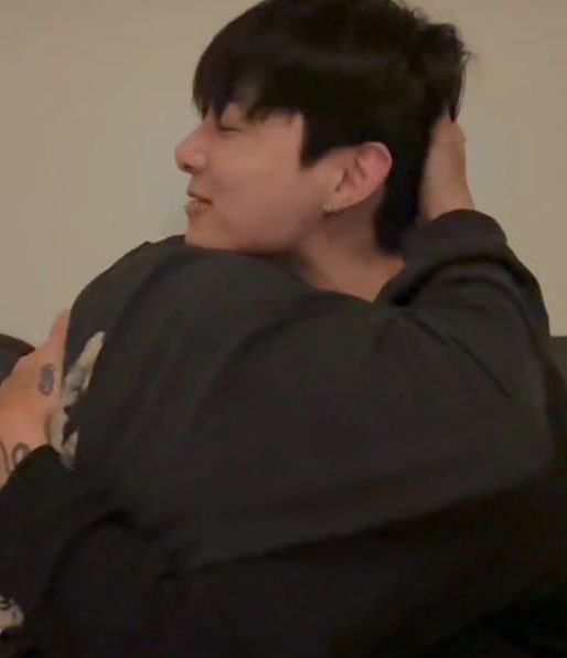 PJMGGUKlE's tweet photo. I understand now…😭 https://t.co/DnpCNblgAX