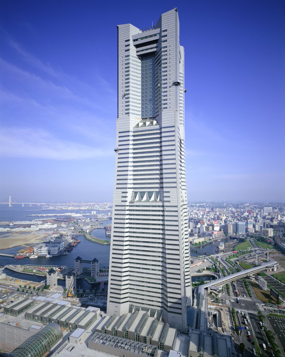 TAISEI HISTORY＆WORKS】 1993年7月 「＃横浜ランドマークタワー」竣工！ 当時、日本一の高さを誇った超高層ビルの施工を当社が担当！  「21世紀の未来都市、魅力ある都市空間の創出」をテーマにオフィス、ホテル、ショッピングモールなど多様な施設を併設する複合ビルを ...