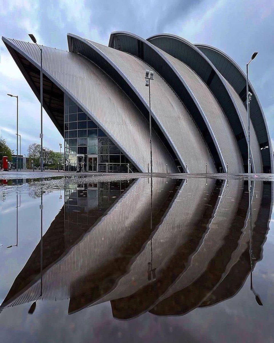 parametricarch's tweet image. The SEC Armadillo, also known as the Clyde Auditorium, designed by @FosterPartners, is a unique auditorium in Glasgow, resembling the shape of an armadillo.

#parametricarchitecture #parametricdesign #glasgow #fosterandpartners #secarmadillo #clyde