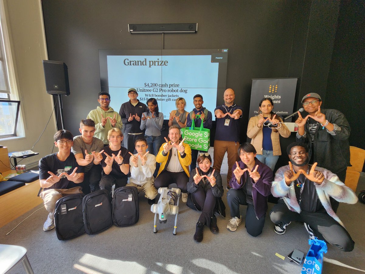 sammakesthings's tweet image. So grateful to everyone who shipped at @weave_wb WeaveHacks. More pics + demo recording soon!