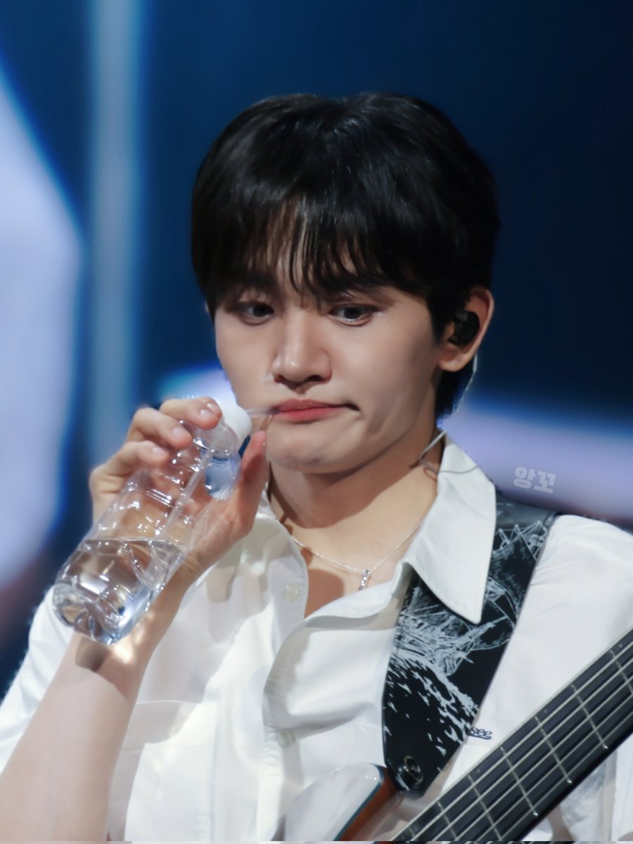 250713 체크인 도쿄콘 밤공 #루시 #원상 #조원상

물도 귀엽게 먹는 원쨩 😘