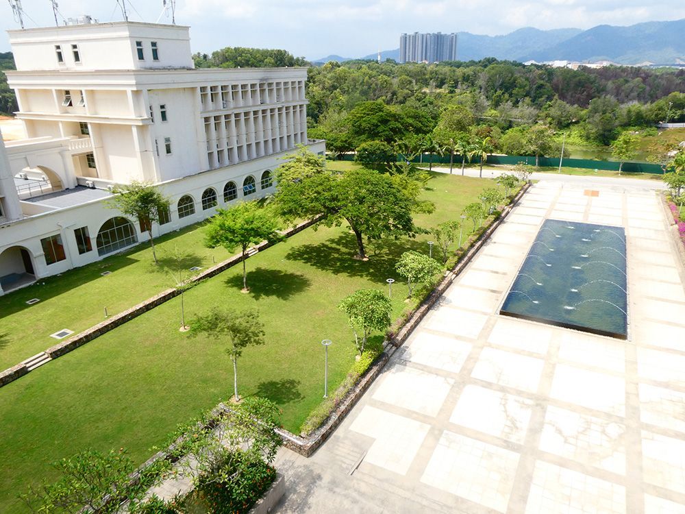 Professor Graham Kendall (@graham_kendall) on Twitter photo A view of (part) of <a href="/milauniversity/">milauniversity</a> campus that not everybody sees as it involves going onto the roof (which is not as dangerous as it sounds) A view of (part) of <a href="/milauniversity/">milauniversity</a> campus that not everybody sees as it involves going onto the roof (which is not as dangerous as it sounds)