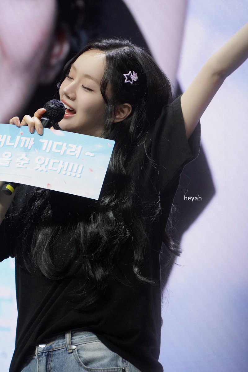 250712 HO CHI MINH 🇻🇳
🍼♥️
#WelcomeToHyeriStudioInVietnam  
#LeeHyeri  
#Hyeri  
#이혜리  
#혜리
<a href="/hyeriherihey/">이혜리</a>