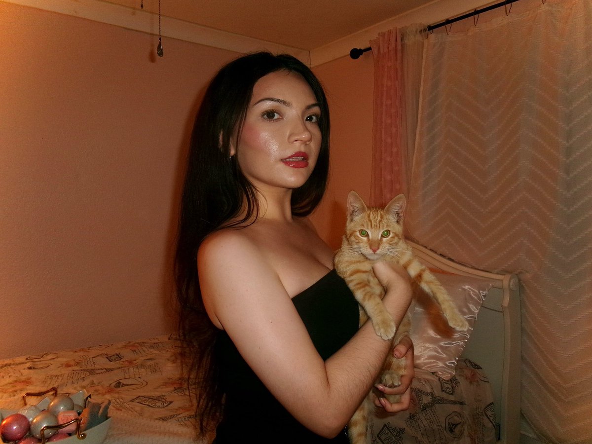 anahí 🍉 tweet media