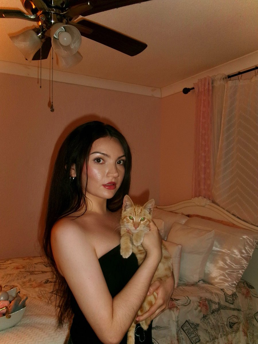 anahí 🍉 tweet media