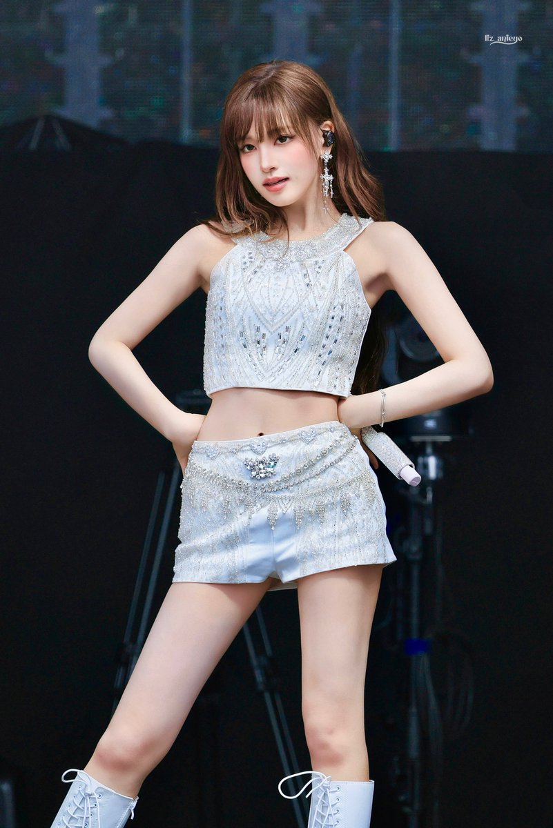 250712 Lollapalooza🇩🇪 German model. God-tier. Period #IVE