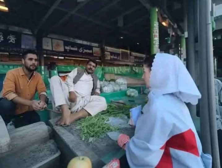 بی بی جس کھیرے کا ریٹ آپ پوچھنے آئی ہیں وہ یہاں نہیں مل سکتا 😂😂😂