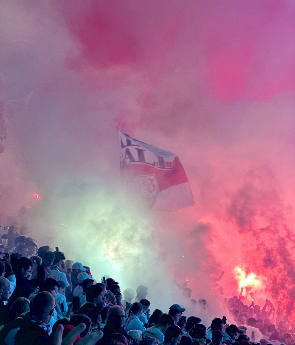 Keine Ahnung wie ihr das schafft, aber ich bin so hart auf VfB-Pflichtspiel-Entzug, dass ich mir jetzt nochmal das Pokalfinale anschauen muss.