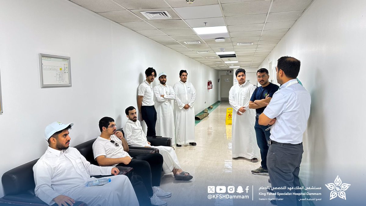 #تخصصي_الدمام يستقبل طلاب من جامعة الملك فهد للبترول والمعادن لزيارة قسم السيكلوترون للاطلاع على جهاز النووي، وهو أحد التقنيات النووية المتقدمة المستخدمة في إنتاج النظائر المشعة التي تُستخدم طبيًا في تشخيص وعلاج المرضى.