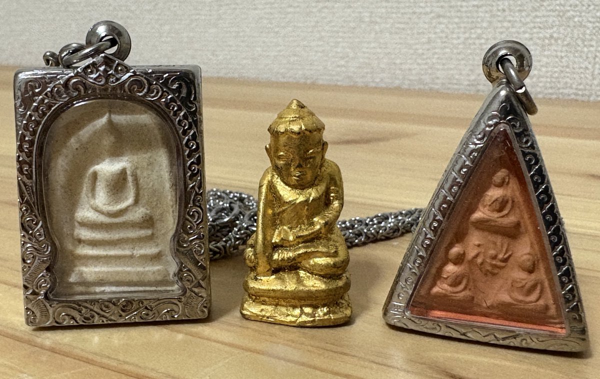 タイのお守りプラクルアンを大量に所持しているという方からいくつか