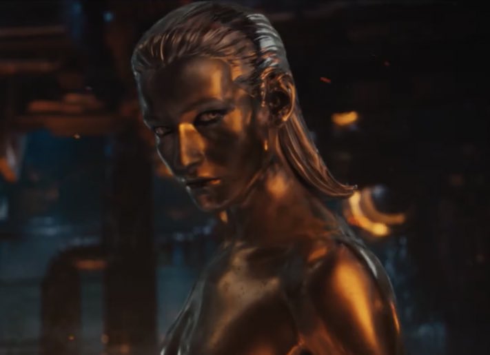 New look at Julia Garner as Silver Surfer in THE FANTASTIC FOUR FIRST STEPS 🌌🔥
A bold, cosmic reimagining of Shalla-Bal that’s already turning heads. She looks powerful, otherworldly, and ready to ride the spaceways 👌😍