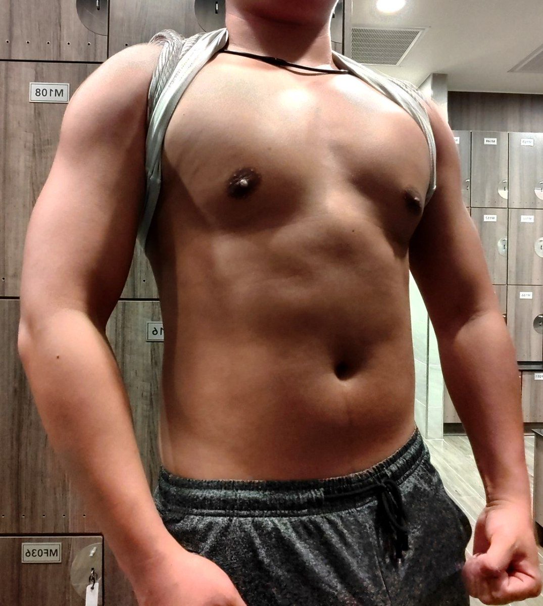 週一快樂練胸日^w^