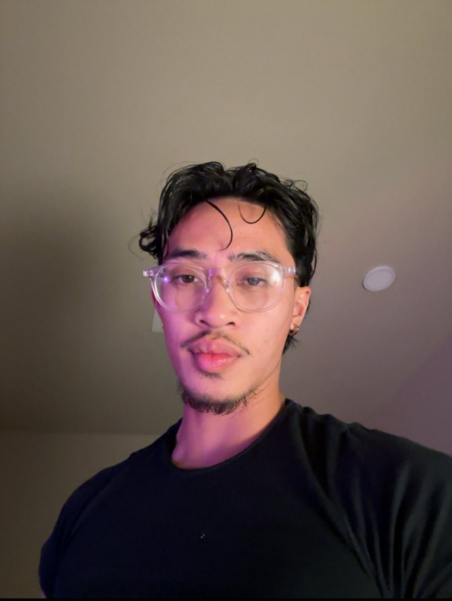 s1moans's tweet image. puffy eyes
