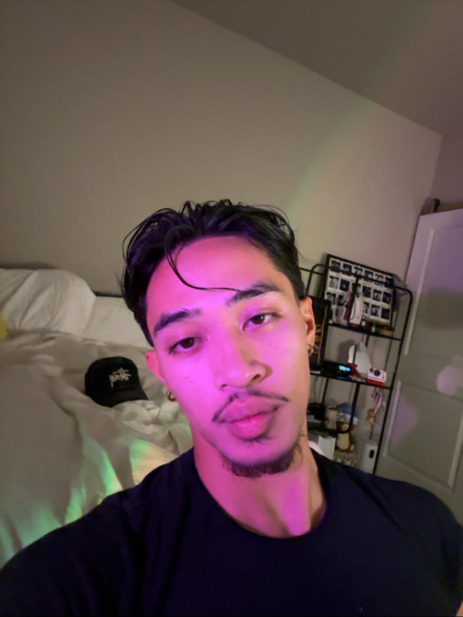 s1moans's tweet image. puffy eyes