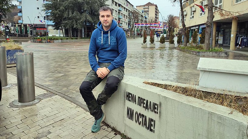Srdjan05846503's tweet image. Da li građani dobijaju otkaze samo zbog lajkova i postova o protestima?DA.A Savo Manojlović i dalje zaposlen a ne dolazi na posao u državni Insitut za uporedno pravo gde ga je SNS zaposlio još 2016.?DA. A KAKO? Pitajte @SavoManojlovic i SNS direktorku Jelenu Ćeranić Perišić?