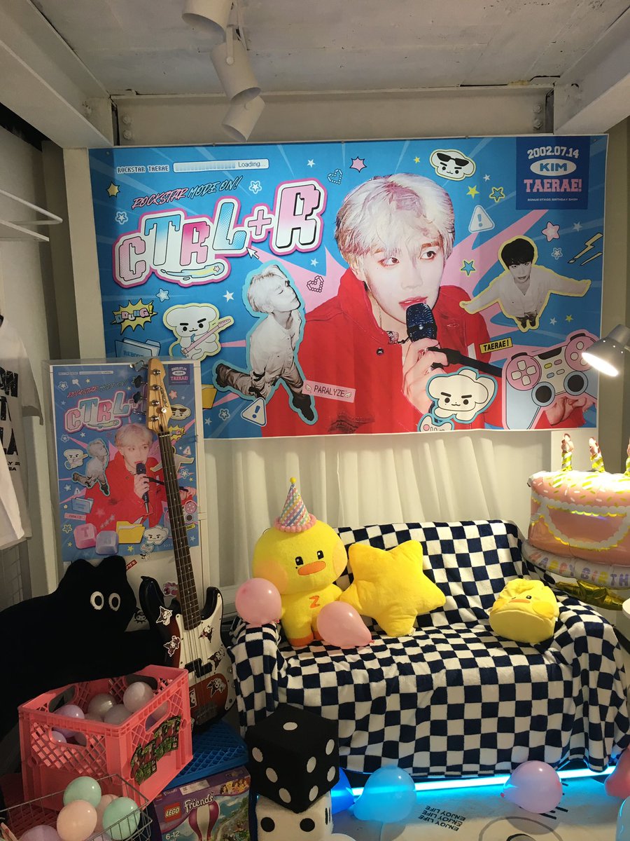 taellang714's tweet photo. 기대했던 생카였는데 넘 예뻤어요..🥺
정성가득꾸며놓은게 느껴져써요🤍
그리고 태니니들이 너무 시선강탈이라 활짝웃음
 #마더태래사_접속중 https://t.co/YBKCT0NKuC