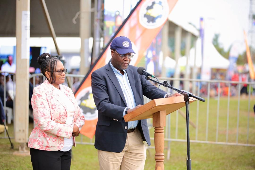 UNAIDS_UG's tweet image. Our Country Director @jtmakokha joined the @UNinUganda Country Team& other partners in the commemoration of the #WorldPopulationDay where H.E @KagutaMuseveni was the Chief Guest. Addressing HIV, teenage pregnancy, & child marriage is key to improving good health for the young ppl