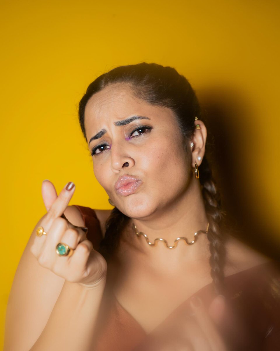 Pookie Moment for Anasuya Bharadwaj 🤎