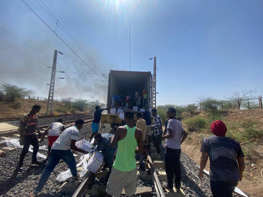 TakeleUma's tweet image. At EDR, We Turn Dreams Into Reality!

I’ve never been more hopeful than I am today, witnessing the incredible  #DreamTeam at Ethio-Djibouti Railway (EDR) Rolling Stock rise above every challenge.  

Rolling stock overhauling? -We mastered it.  
Train control systems?- We…