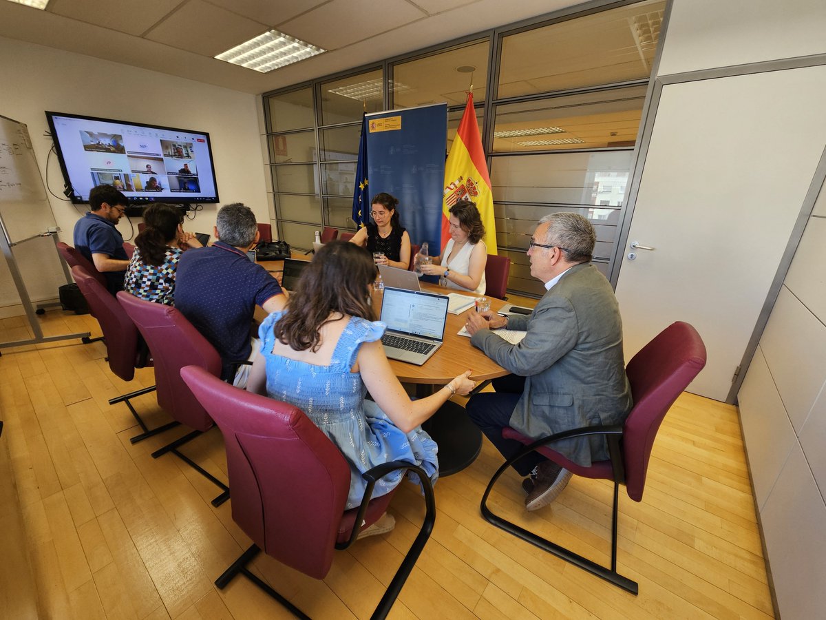 🏘️🔍<a href="/mitecogob/">Transición Ecológica y Reto Demográfico</a> presenta a las CCAA los resultados de un primer Estudio de zonificación y áreas funcionales a escala nacional

El estudio servirá para adecuar las medidas que se desplegarán en el marco de la Estrategia Nacional para el Reto Demográfico🏚️👴

tinyurl.com/yvj2eoac
