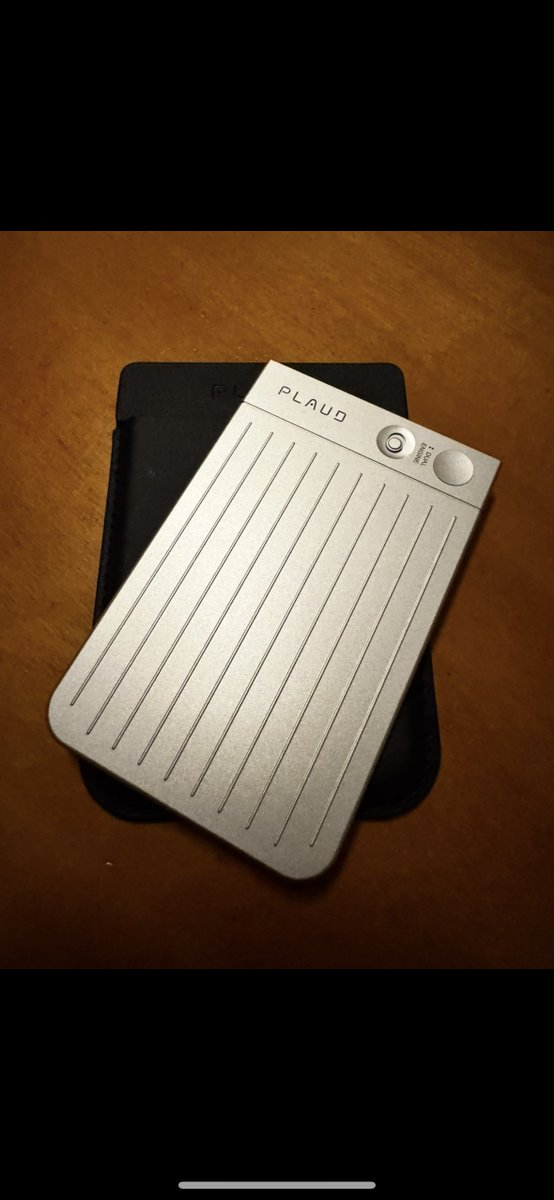 KDW_Sakuma's tweet image. プラウドノートは、手放せないアイテムの一つ。会議や打ち合わ内容の構造化にAI議事録作成デバイスは、本当に助かる。
#PLAUDNOTE
#あって良かった便利だとグッズ