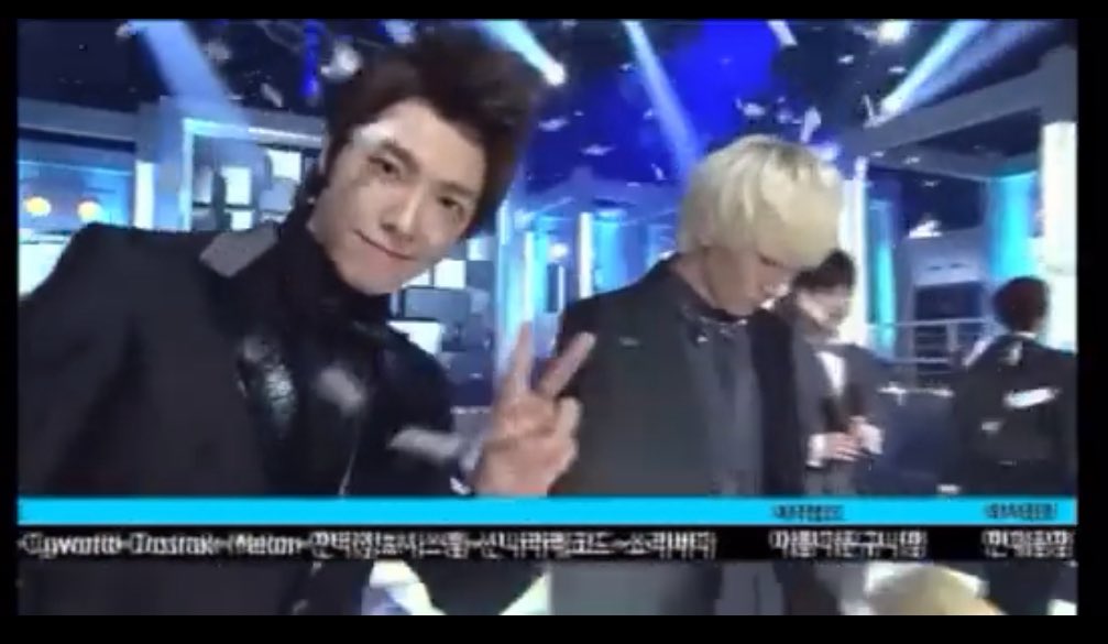 ตุวต้นเรื่อ ยิ้มร่าสุดบนเวที SJ เคยวงแตกเพราะฝาน้ำจากทงเฮฉันท์ใด วงก็อยู่ 20 ปี ได้เพราะน้ำตาของทงเฮฉันท์นั้น ใครจะออก พี่แกร้องไห้รั้งไว้หมด จนอยู่มาได้ขนาดนี้ 

เล่า 100 ครั้ง ขำ 100 ครั้ง ตำนานเรื่องนี้ไม่เคยหายจากหน้าไทม์ไลท์เลย 55555555