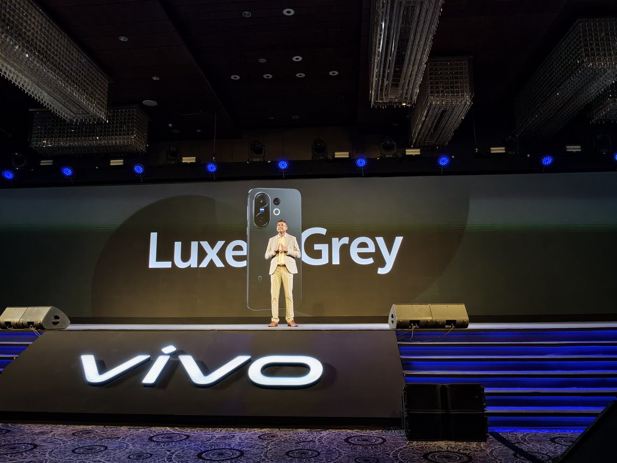 vivo X200 FE color variants.
Which one would you want me to giveaway? 🫣
A. Amber Yellow
B. Frost Blue
C. Luxe Grey
#vivoIndia #vivoX200FE #vivoXFold5
#MyCityVibes #SoLightSoStrong