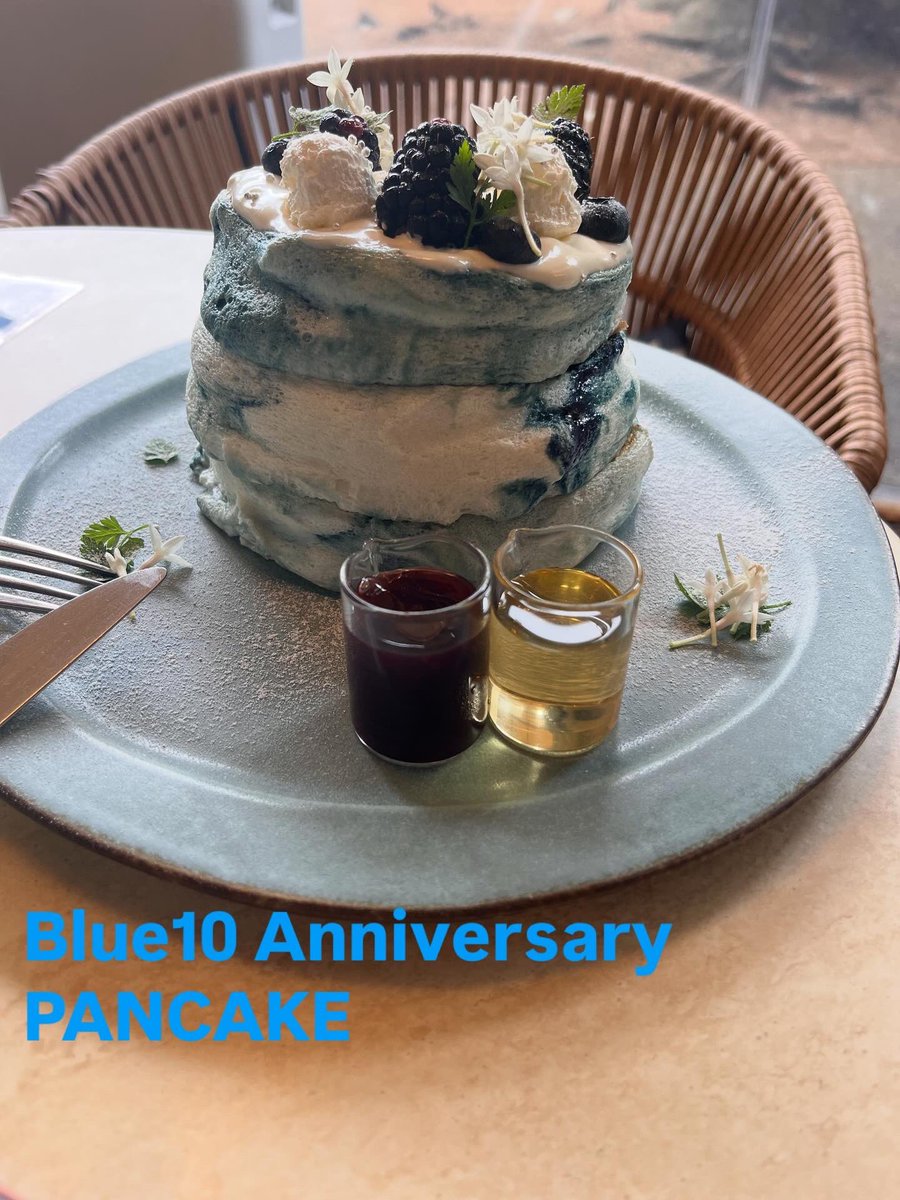 hinata_haruyan's tweet photo. #512cafe
#Blue10
#ゼンブオブトーキョー
#ContonCandy
東京さ着いて512cafeきた🫠
ふわぷるパンケーキ🥞、めっちゃ美味しー😋
"兵庫"育ちのカフェ好き民としては、来ないといけないカフェすね…
図らずも、夢ちゃん・花里さん・マスの席に…😂(狙ってないっす、まさか偶然…🤣)
初のConton Candyのライブの日にここ来れて、「運命感じてるんだ(by説田ちゃん)」