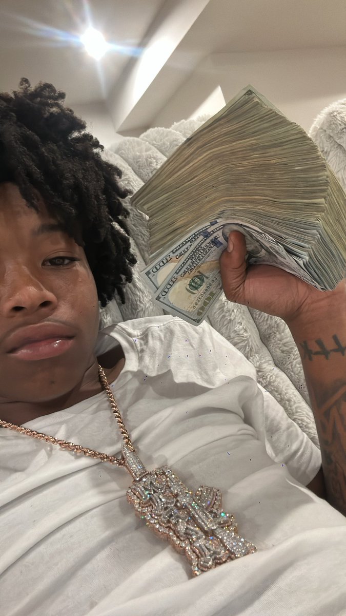 1lilmonn's tweet photo. Ion b on hea nm but im still lit irl https://t.co/MCSu6sGLUE