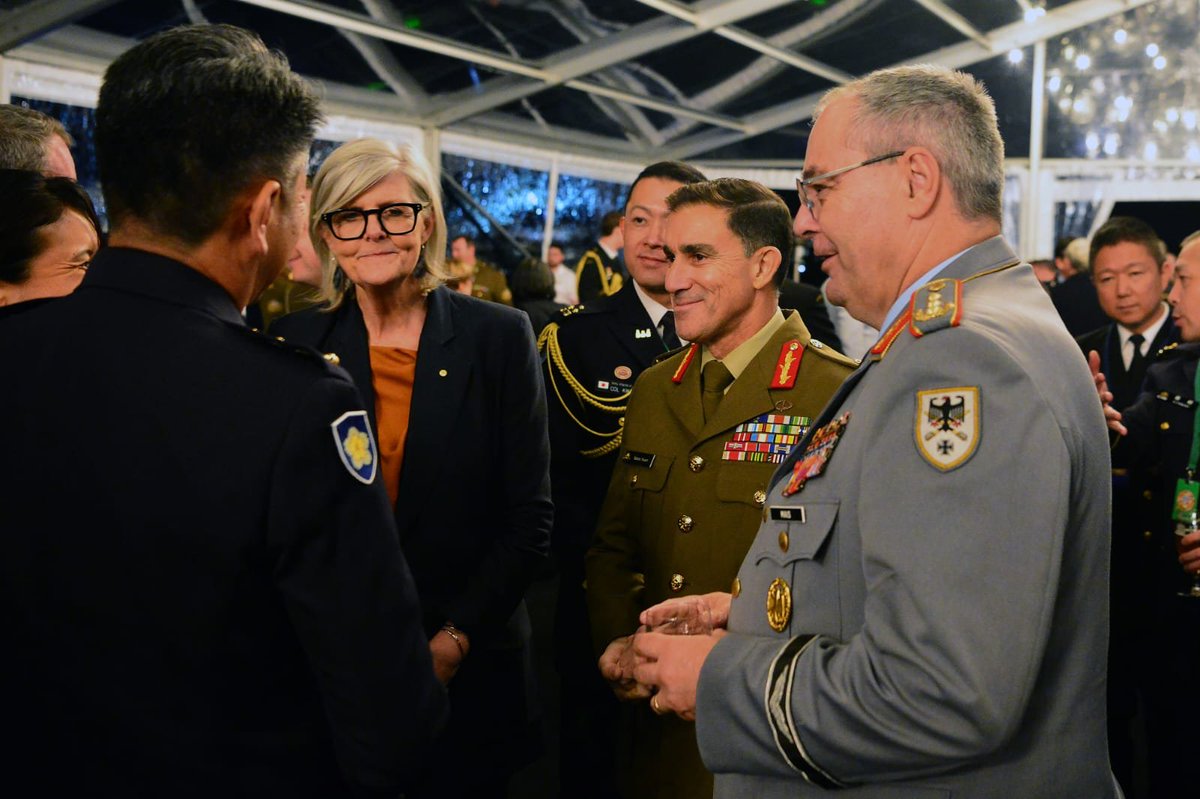 GermanyInOz's tweet image. 🇦🇺 Welcome to Australia, Lieutenant General.
In Sydney, the Chief of the German Army, Lt. Gen. Alfons Mais, met the Governor-General of Australia, Her Excellency the Honourable Ms Sam Mostyn AC, at the opening ceremony of the multinational exercise #TalismanSabre 2025.