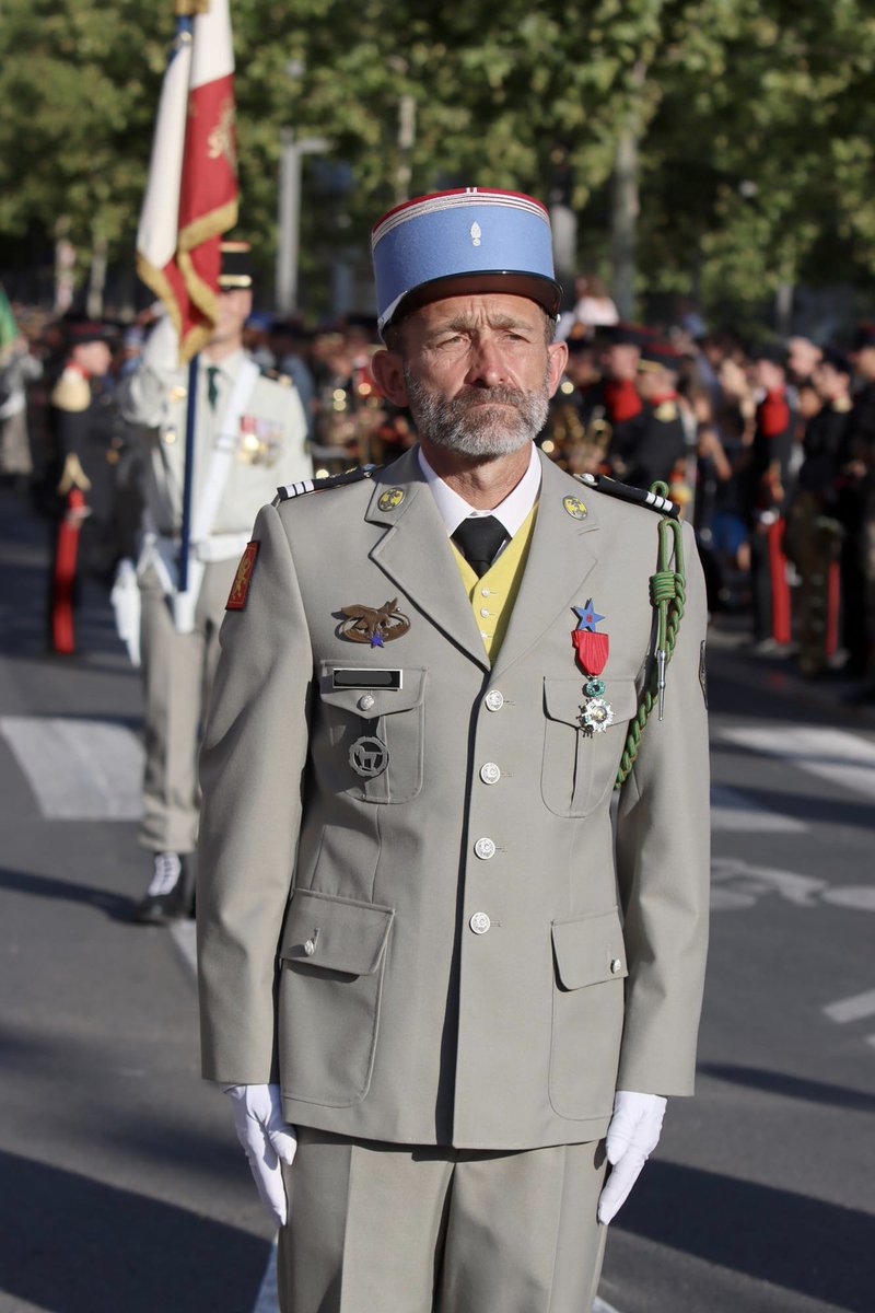 1RCA_canjuers's tweet image. #AlHonneur 🇫🇷 Lors de cette cérémonie, le lieutenant-colonel Marc et le capitaine Fabien ont été faits chevaliers de la Légion d'honneur.

#TradisMilis #FiersdeNosSoldats #SoldatsdeFrance 🫡🇫🇷

 📸 MAJ ® Michel