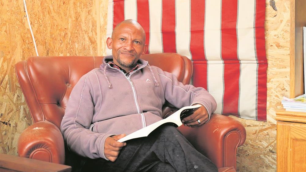 Redemption after 29 years on the streets of George #homeless #vagrant #George #DeonFrans #Ithemba #Sanca dlvr.it/TLvRZl