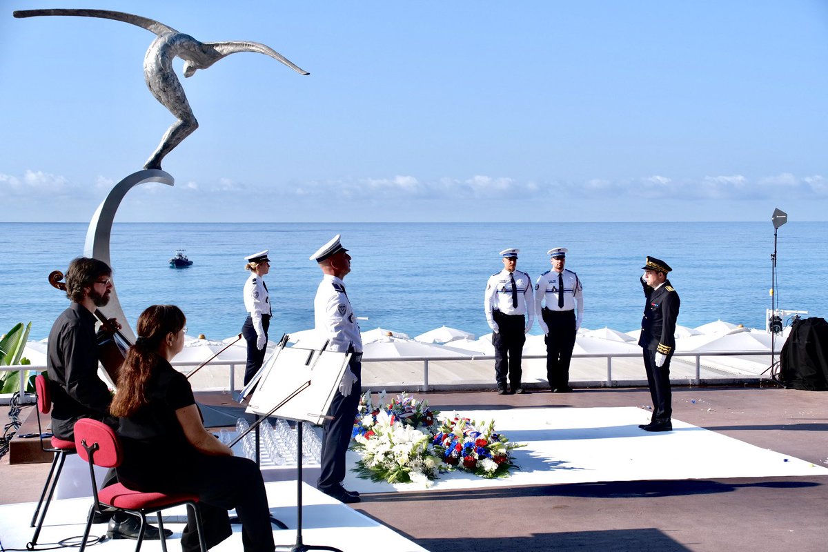 Le 14 juillet 2016, le terrorisme islamiste frappait le ville de Nice et plongeait ses habitants et notre pays dans une douleur abyssale.

Au nom du Président de la République, j'ai déposé une gerbe pour rendre hommage aux 86 victimes de l'attentat.