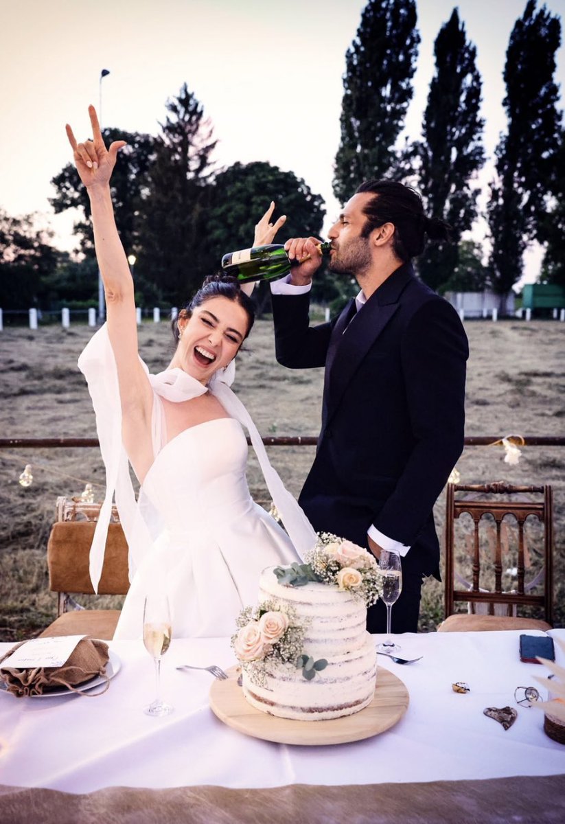 Happy 3rd wedding anniversary my babies 💞
#özser